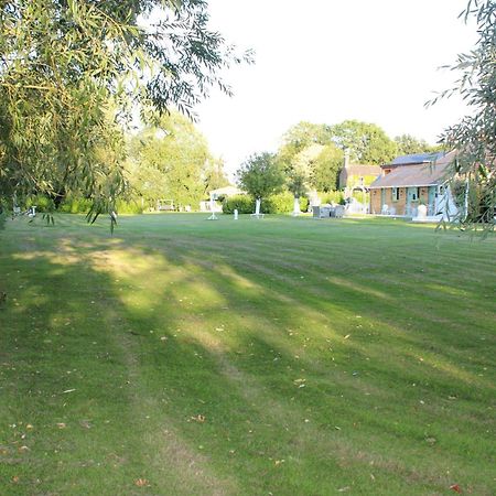 The Willowford Milton Keynes Exterior photo