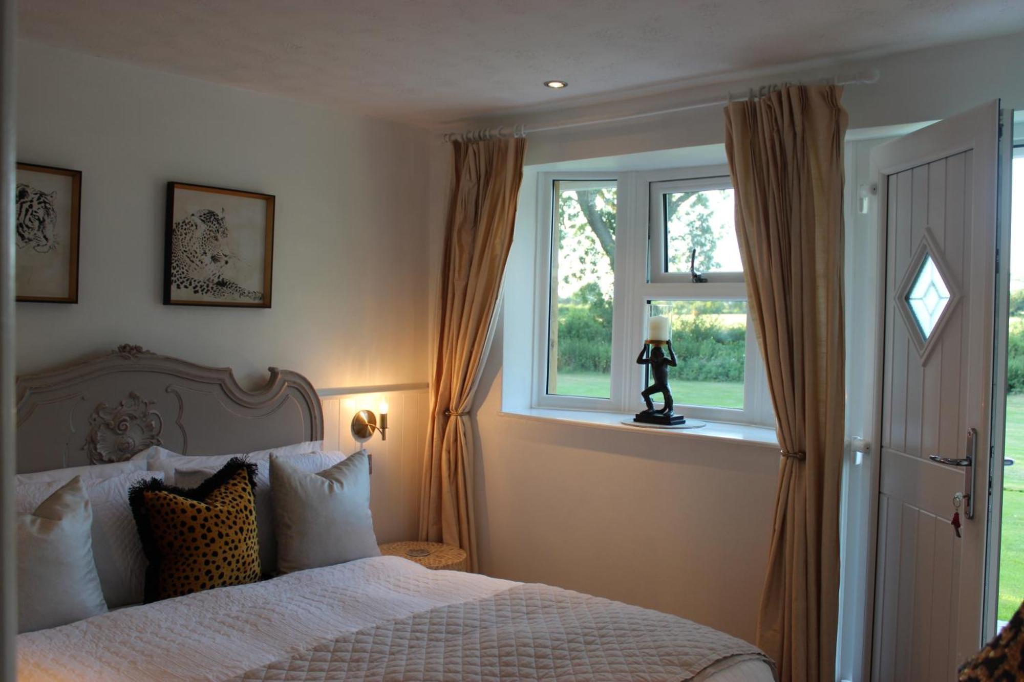 The Willowford Milton Keynes Exterior photo